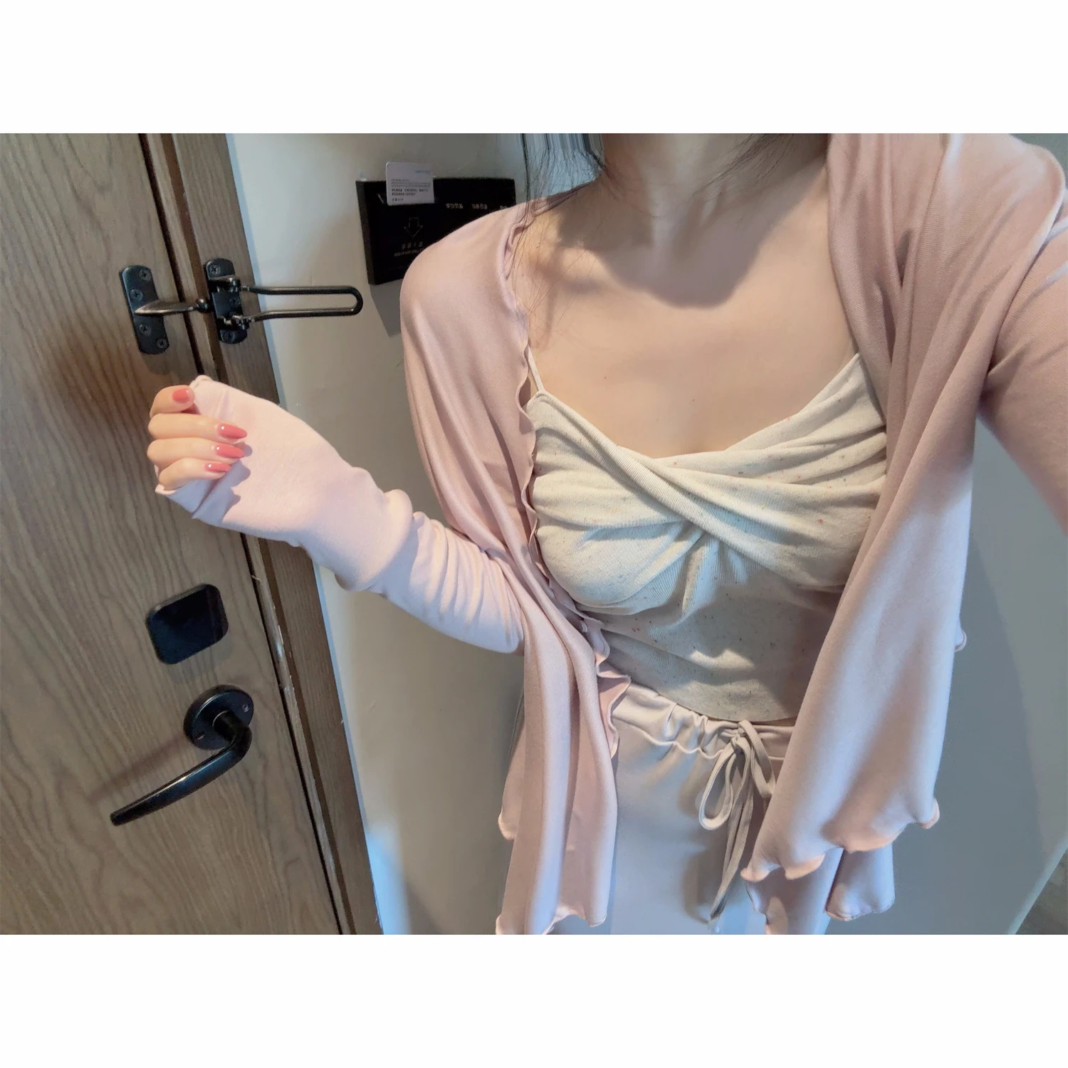 

Мягкая легкая летняя куртка с V-образным вырезом и длинными рукавами из смесового хлопка и полиэстера с бахромой для кондиционированных помещений