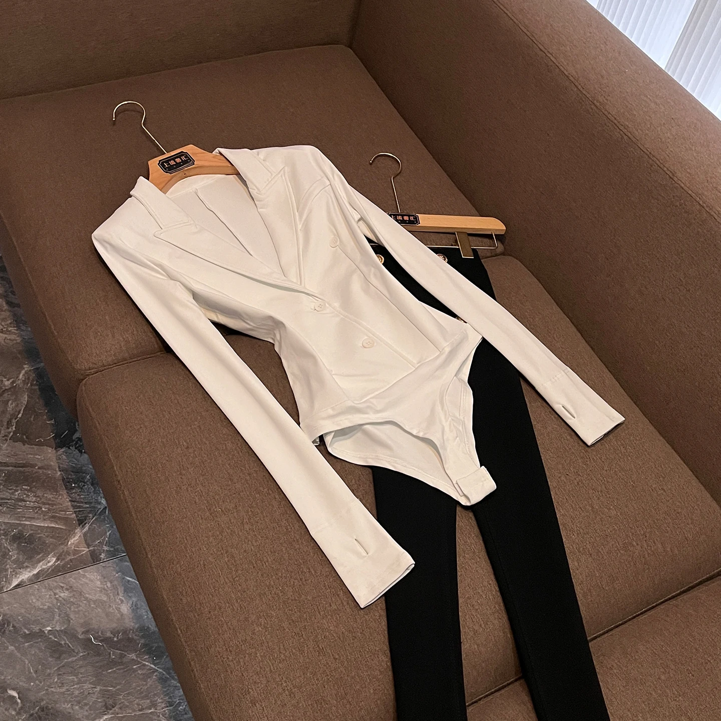 Traje ajustado de punto elástico para mujer, Top de diseño Sle con doble botón, jersey largo de moda para otoño e invierno X745