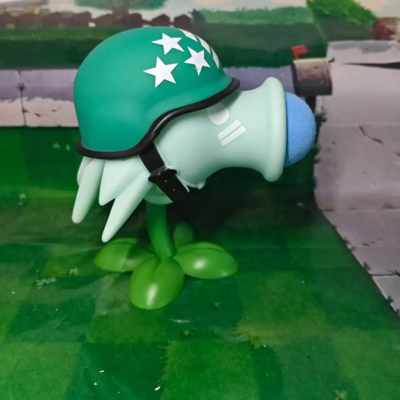 

Lightning Helmet Pea New Type of Plant to Fight Zombies Shooting Game Role-Playing Model Children's Toy Gift Suitable for Childr