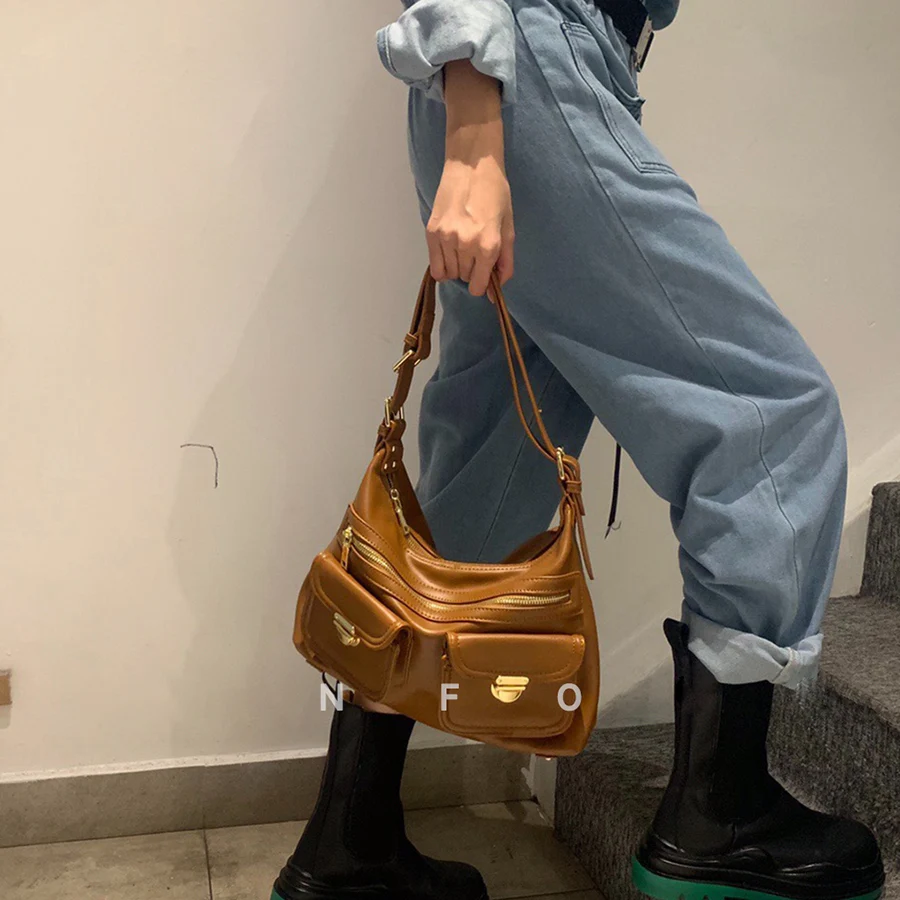 حقيبة نسائية كورية ذات سعة كبيرة بكتف واحد متعددة الاستخدامات حقيبة تحت الإبط للركاب للخريف بجيوب متعددة حقيبة حمل باللون البني #6