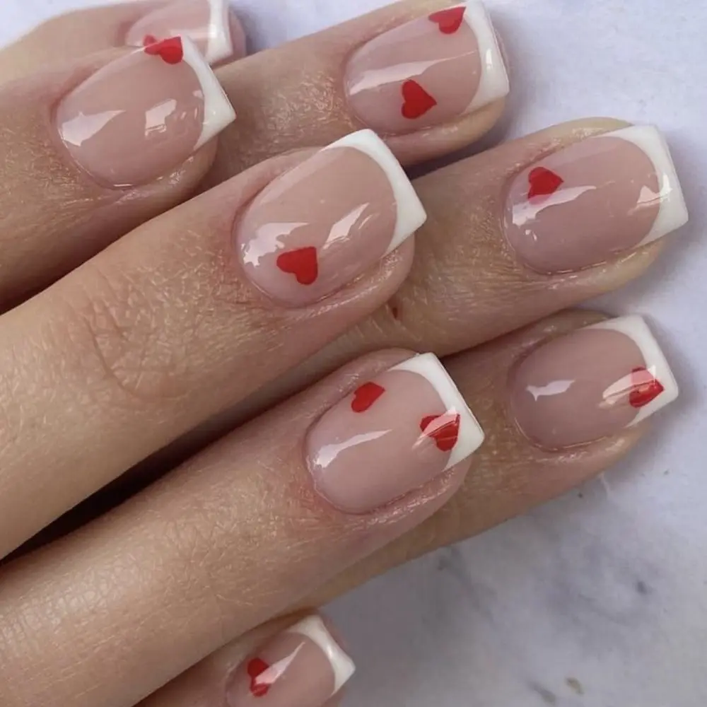 Nuevas uñas postizas para el Día de San Valentín, puntas de uñas cuadradas de almendra francesa, corazón de amor rojo, uñas desmontables para mujeres y niñas