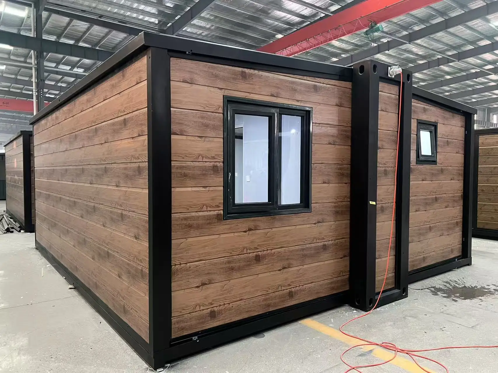 Customizable Contemporary Lightweight Steel Structure Fireproof Breathable Sandwich Panel Expandable Container House
