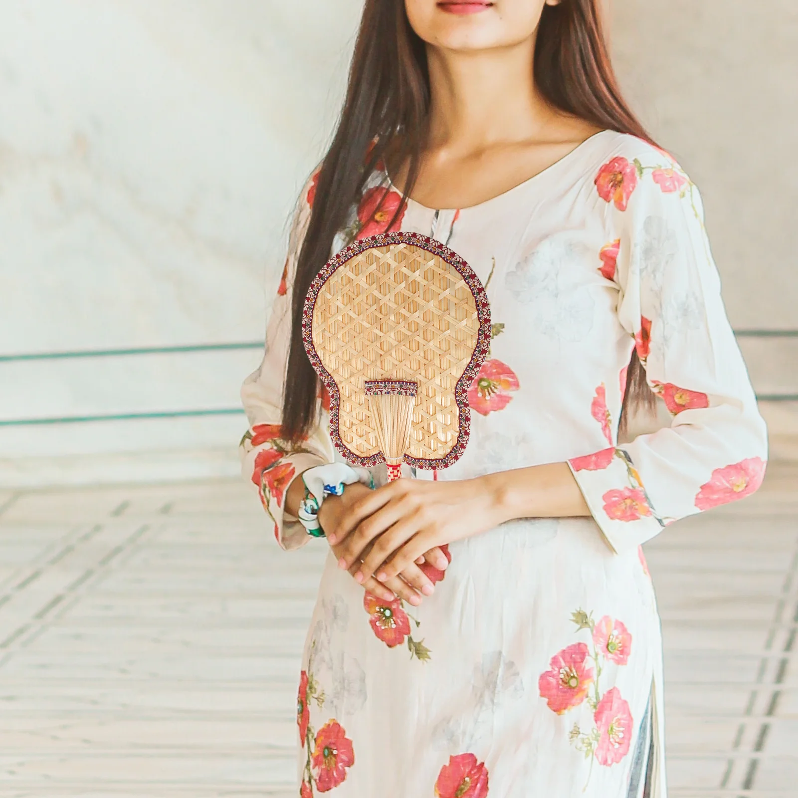 

Handwoven Lightweight Traditional Chinese Style Children Sun Fan Summer Cooling Portable Natural Breathable Fan for Outdoor