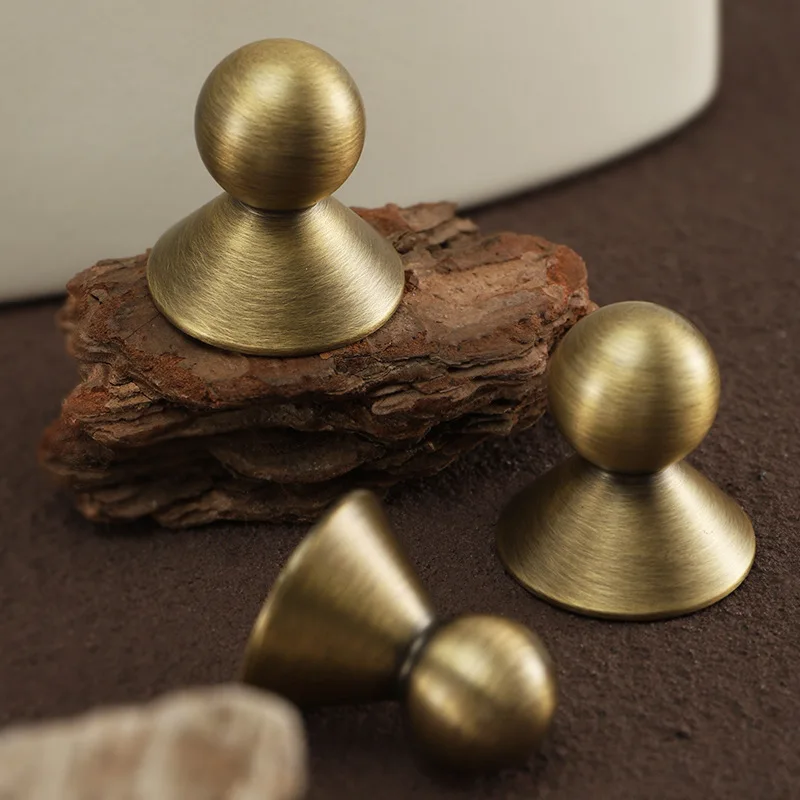 Nordic Vintage Brass Knobs for Furniture Bronze Sunny Doll Style Knobs and Handles for Drawers Wardrobes Kitchen Cabinet Handles