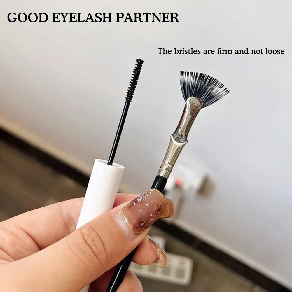 Fan-shaped Eyelash Brush Bent Mascara Separator Brushes For Eyelashes Professional Mini Eyelash Brush Beauty Makeup Tool