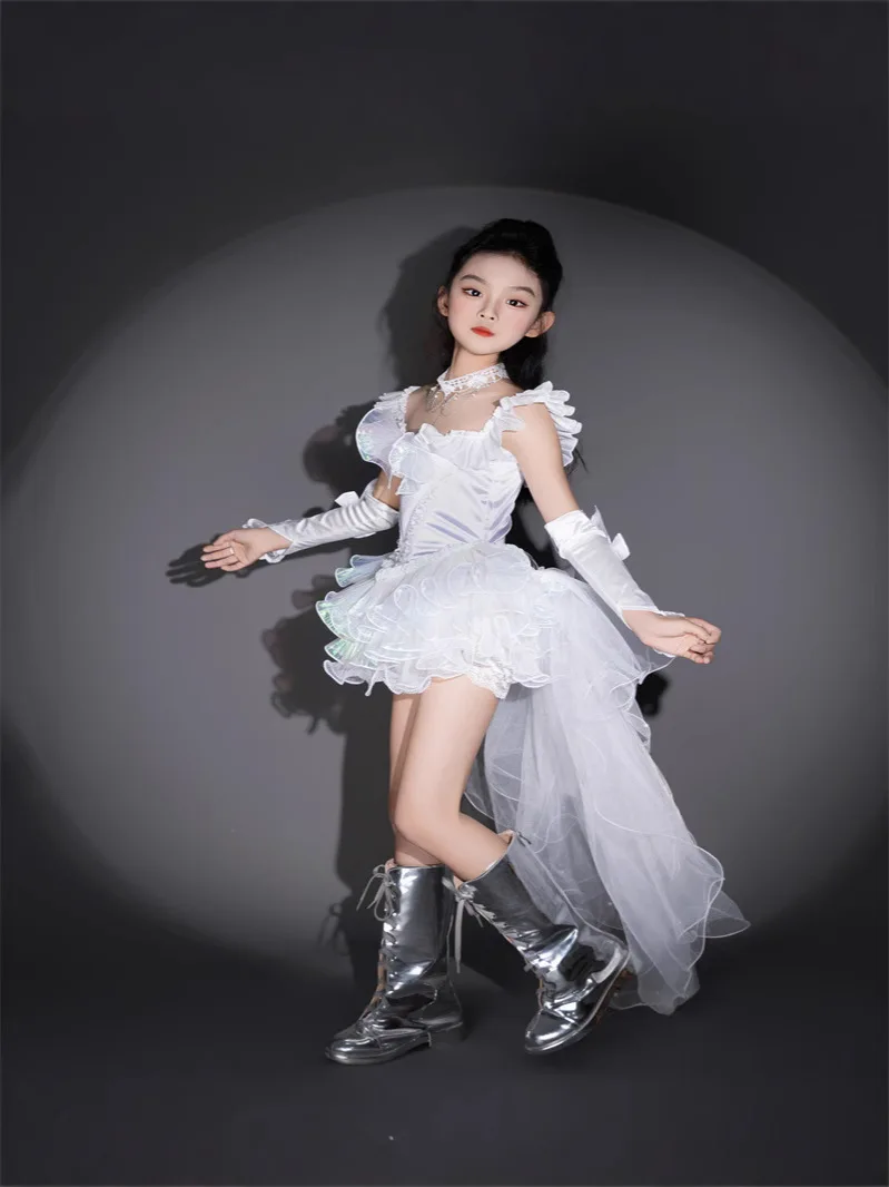 สไตล์เจ้าหญิง T-stage กลุ่มสาวแสดงชุดสีขาว Peng Peng ผ้าไหมเข็มขัดหางรักถั่ว Lolita ดอกไม้งานแต่งงานวันเกิด styli