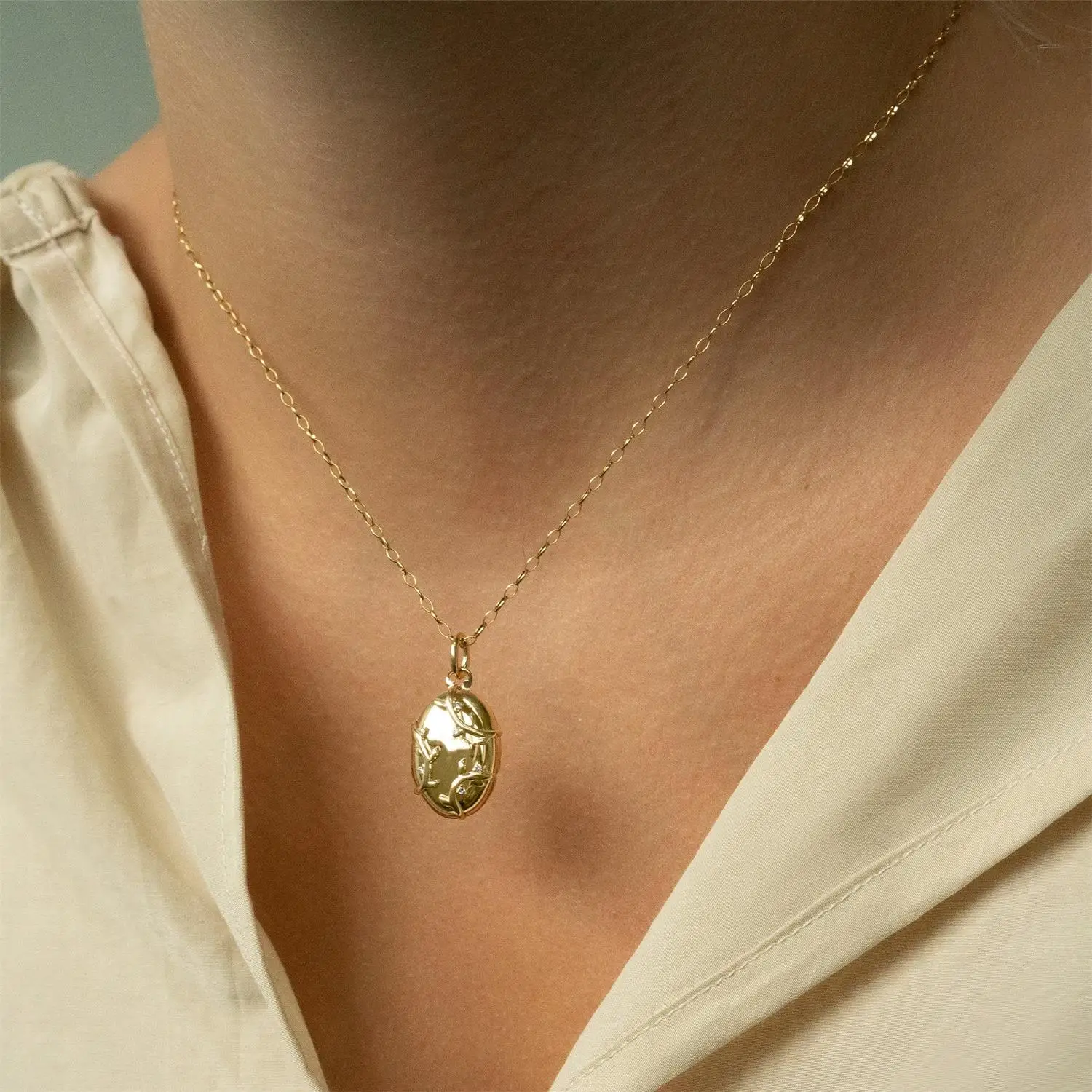 Modische Oval-Anhänger-Damen-Halskette zum Öffnen und Schließen, kann 18 Karat vergoldete Kette, modischer Charm-Schmuck halten