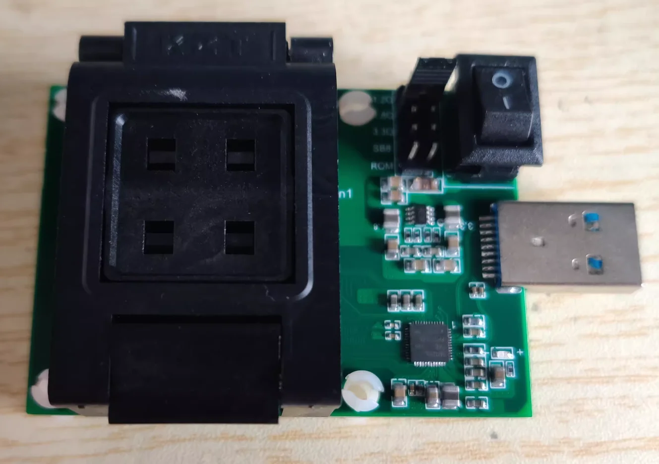 SM3281 Test Rack U Disk Lege Rack Flash Memory BGA132 / 152 4CE