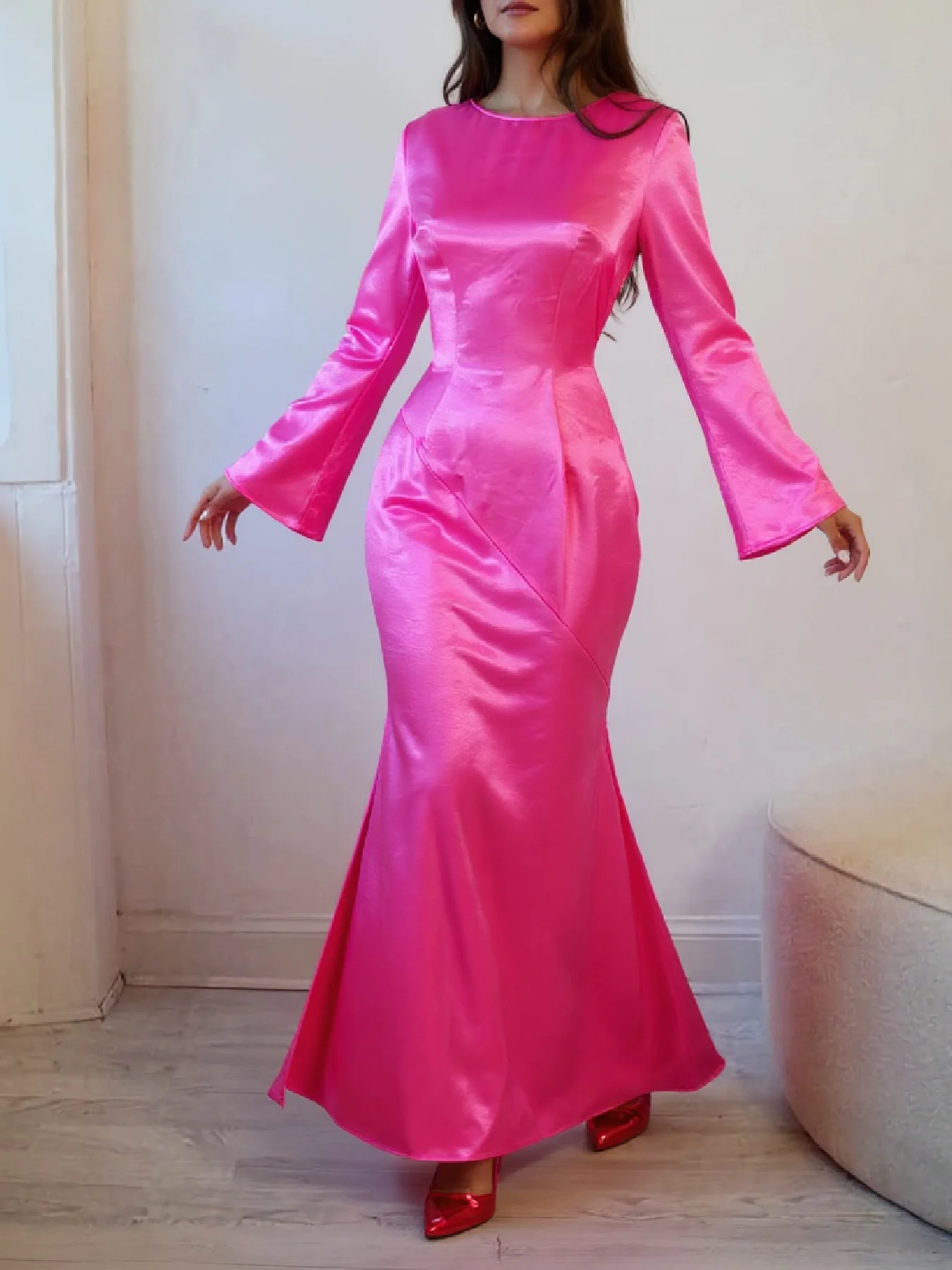 Satin-Meerjungfrauenkleid für Damen, langes Abendkleid mit ausgestellten Ärmeln, Rückenfreies, figurbetontes, formelles Maxikleid für Hochzeitsgäste und Partys – Detail 4