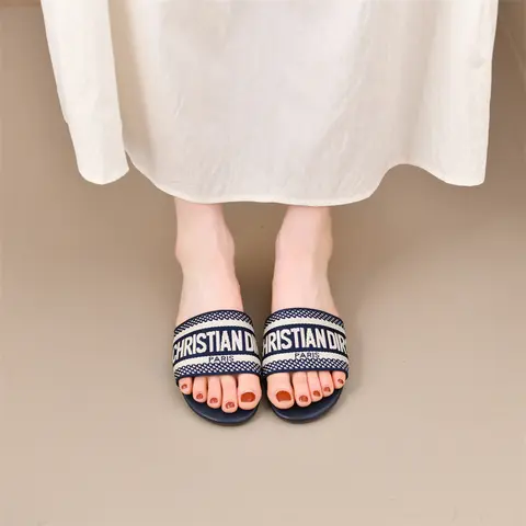 10 best sales क्रिश्चियन लुबोटिन महिलाएं - №9