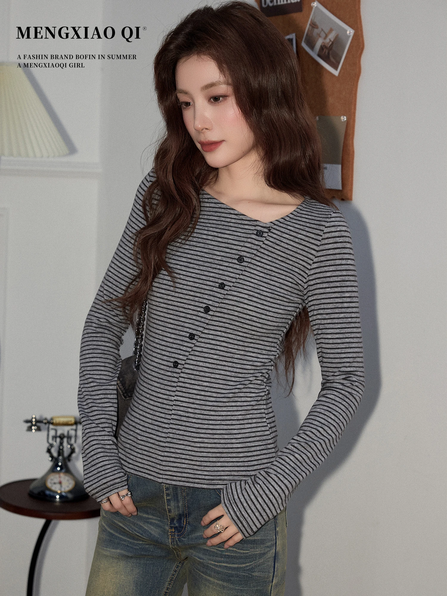

Женская приталенная полосатая базовая футболка с длинным рукавом, весенняя новинка, повседневная, приятная на ощупь, Mont Xiaqi, внутренняя одежда, топ, стандартная ширина плеч