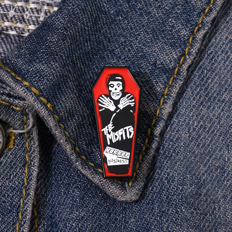 Horror Business Enamel Pin Punk Rock Misfits Brooch Lapel Club Badge Coffin Musical Scream Halloween Jewelry Gift