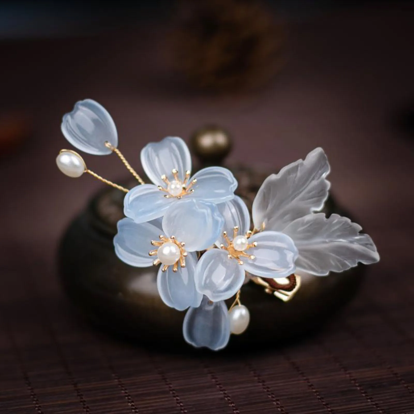 Women Flower Hair Clips with Pearls Stable Grip Winding Alloy Headpiece for Bridesmaid Wedding Banquet Party