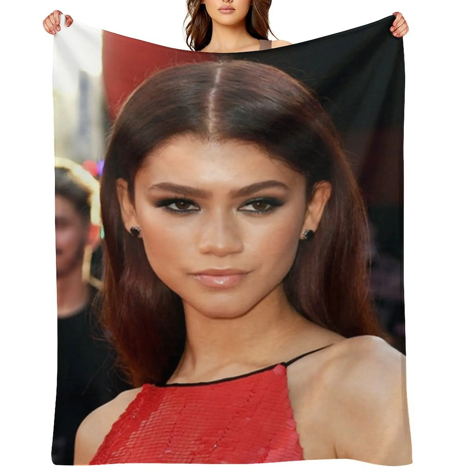 Zendaya Coleman Contrasted Her Heavy Eye Makeup Throw Blanket Bed linens Flannel Furrys Bed Blankets