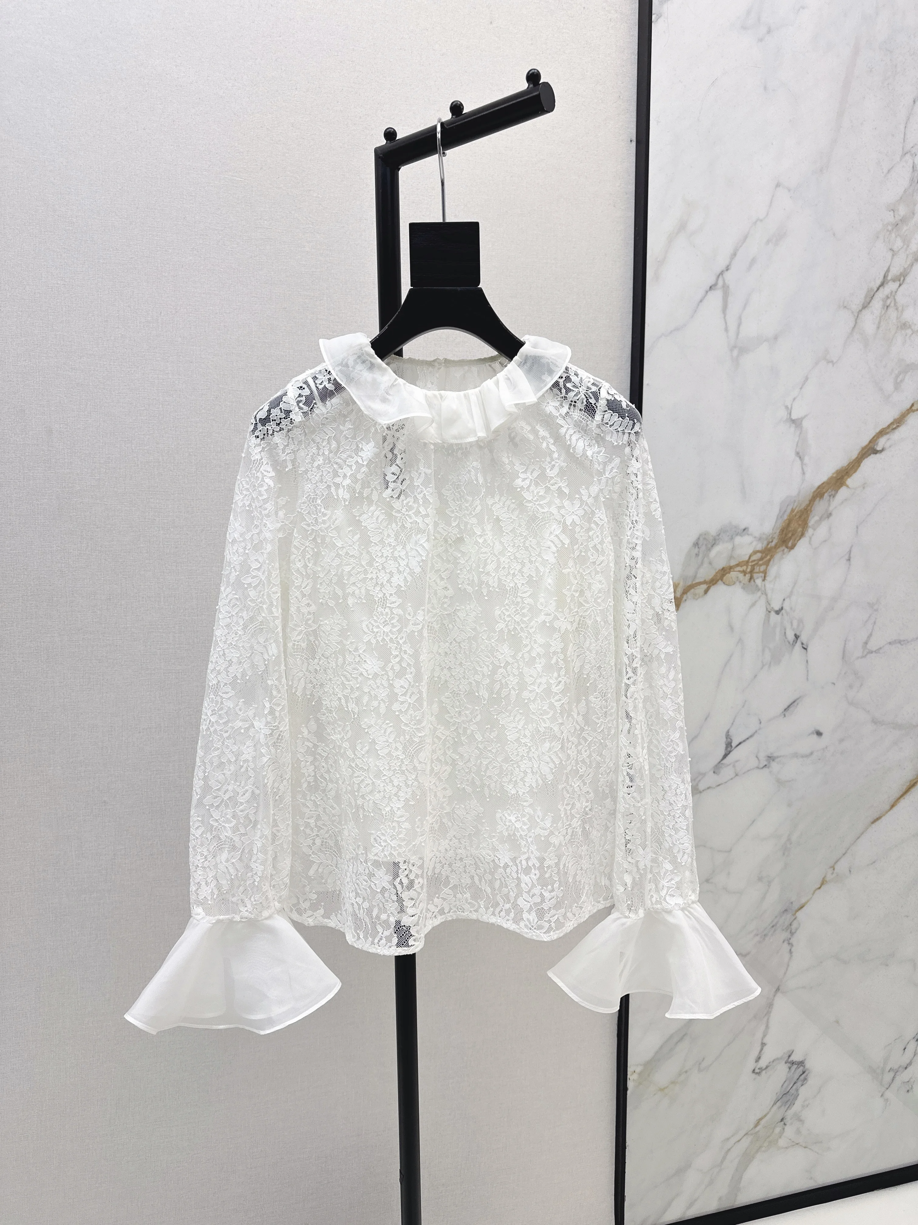 

High quality autumn women's lotus leaf splicing round neck long sleeved lace vest two-piece top, multifunctional single item top