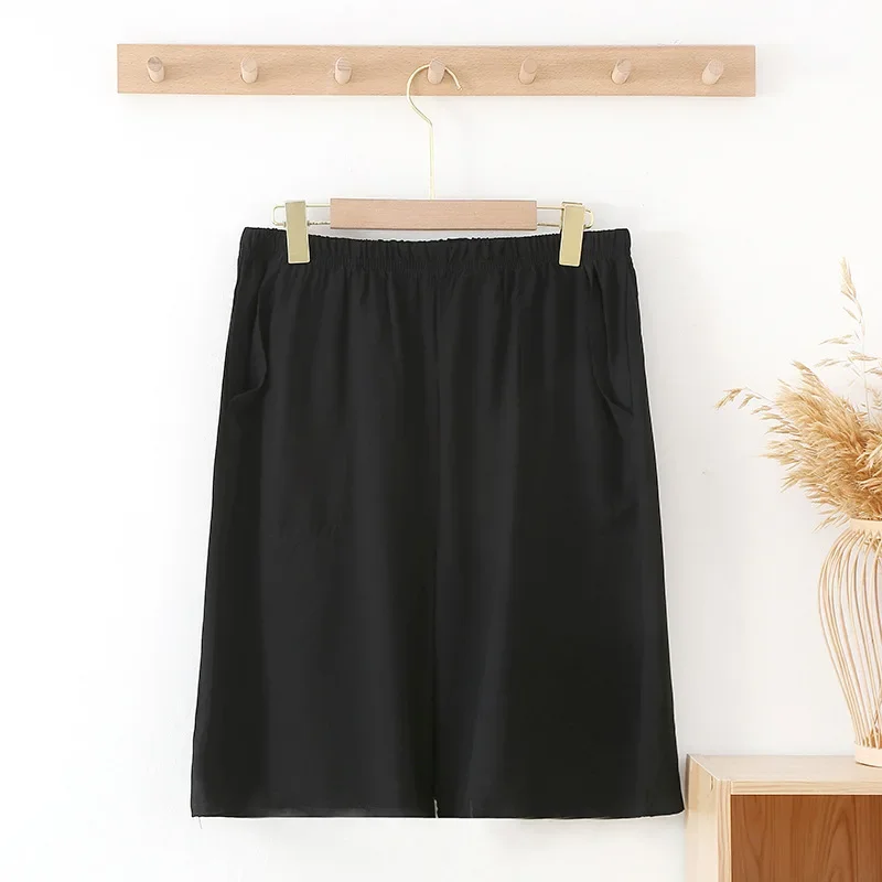 Black (shorts)