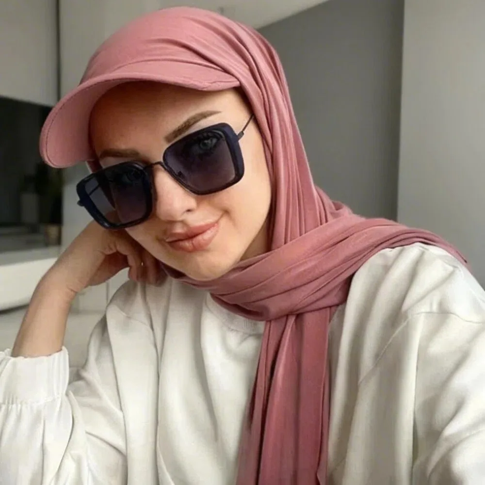 

Новинка 2026: Модный мусульманский женский хиджаб из джерси с бейсболкой. Летняя спортивная кепка. Готовый к носке мгновенный спортивный хиджаб из джерси.