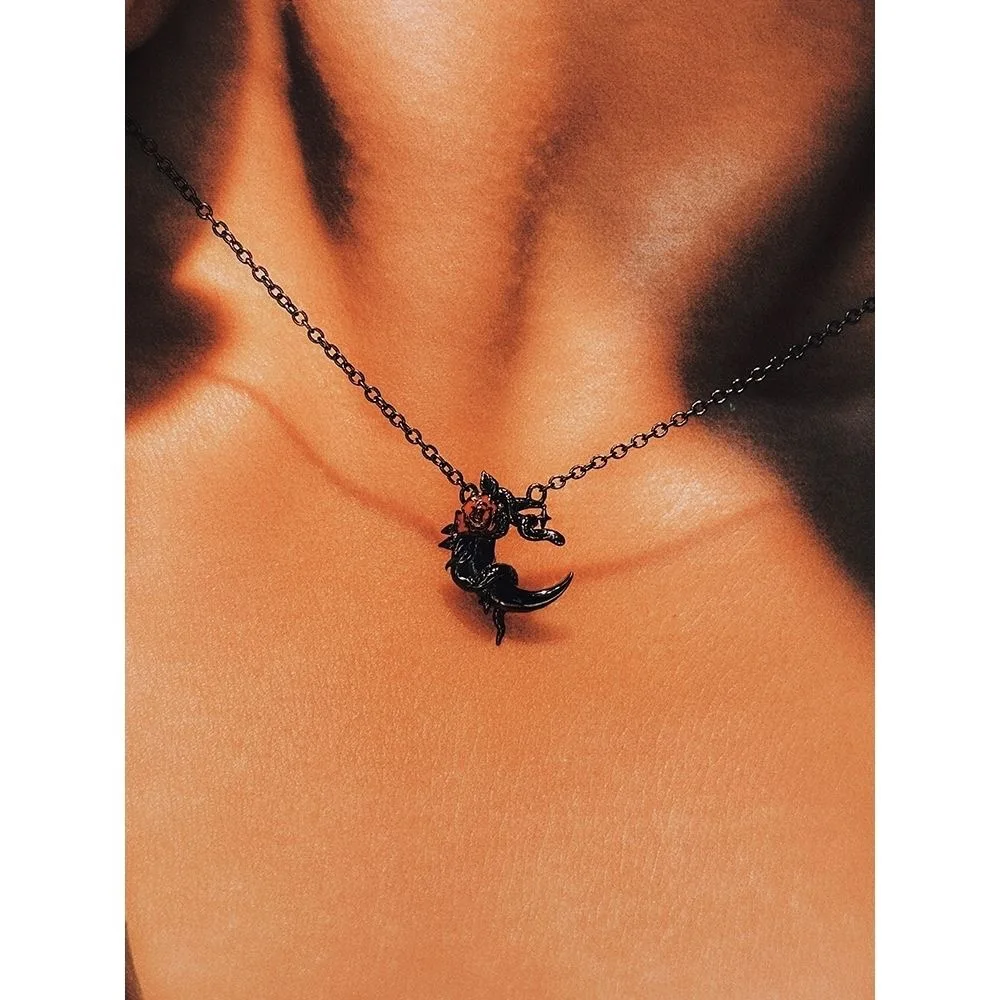 

Ожерелье в виде змеи с лунной розой без пола, простое, универсальное, модное и изысканное для мужчин и женщин