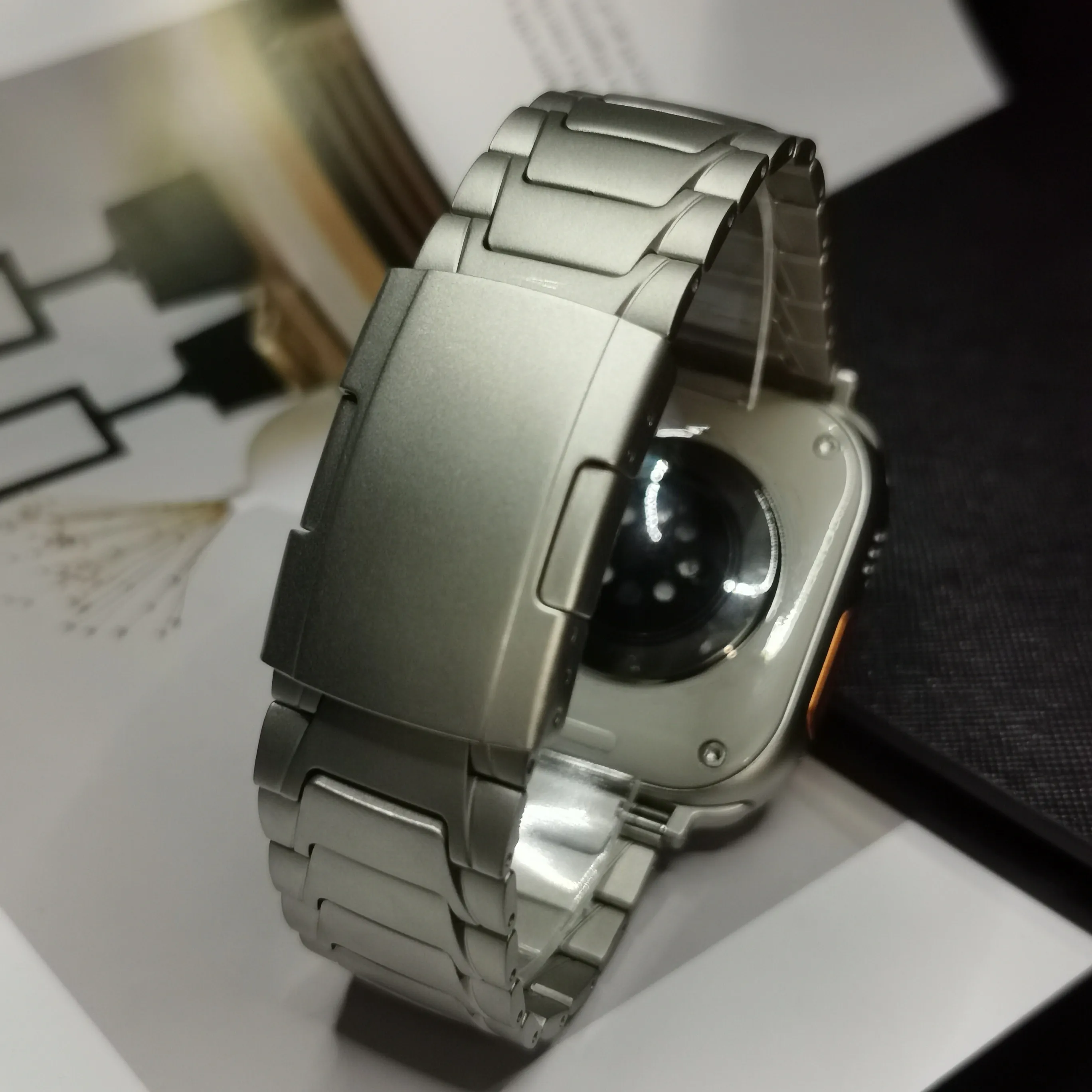 Titanium Bracelet For Apple Watch Ultra 2 1 49mm 45mm 44mm 42mm Luxury Metal Band For iWatch Series 9 8 7 6 5 4 se 40 41mm Strap