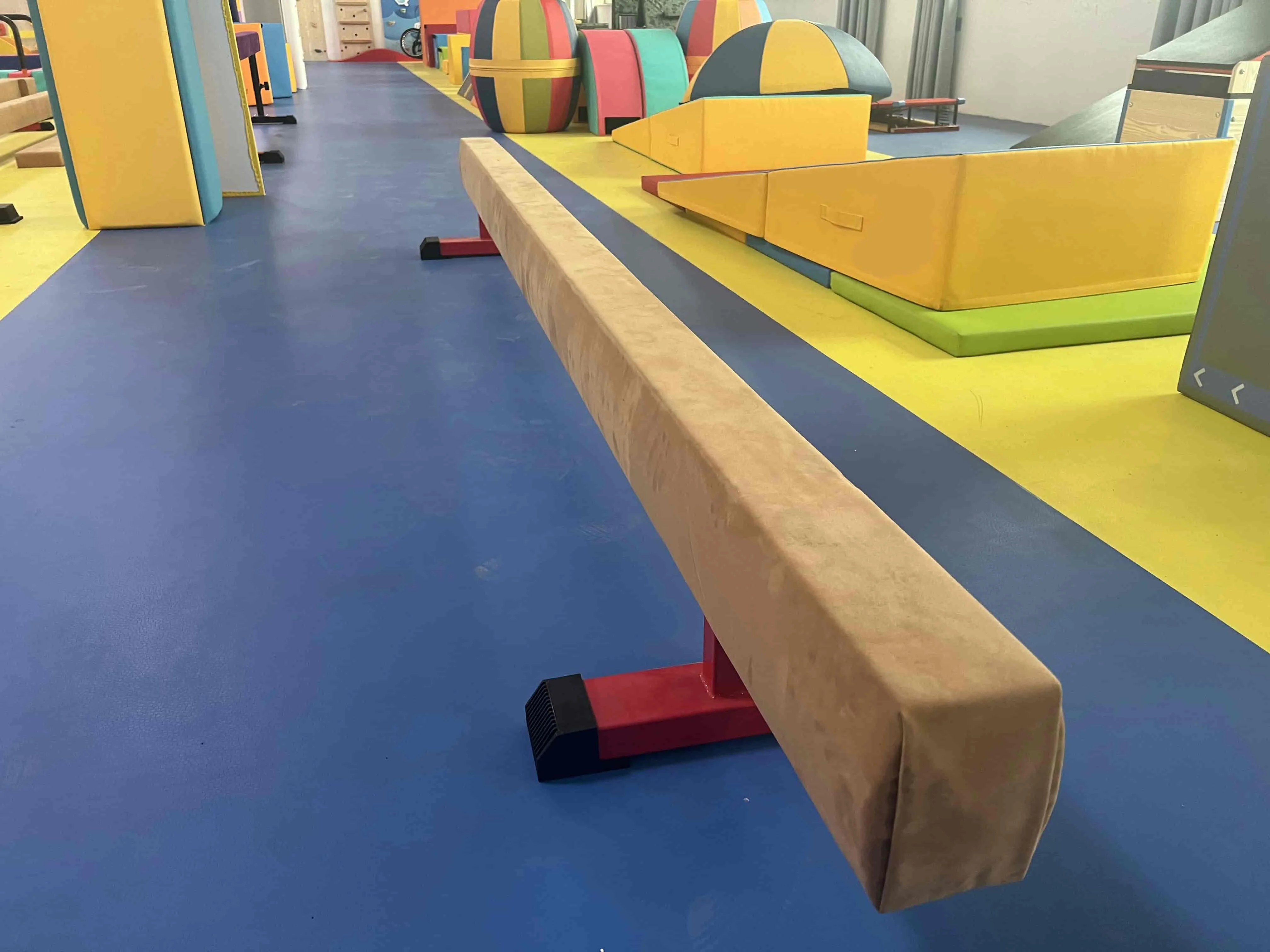 China manufacturer wholesale professional comfortable athlete Balance Beams for training gymnastics equipment