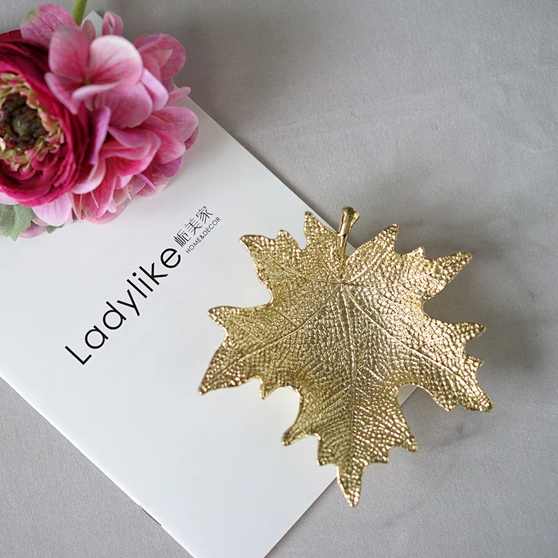 Nordic luxury Golden Maple Leaf Trinket Dish,Decorative Leaf Shaped Jewelry Dish,Ring Earring Storage Holder Dresser Table Decor