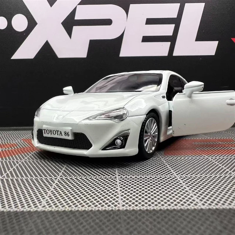 1/36 TOYOTA GT 86 Scion FR-S Giocattolo Modello di Auto RMZ CiTY Diecast In Metallo Veicolo In Miniatura Tirare Indietro Collezione Regalo Per I Bambini Ragazzi