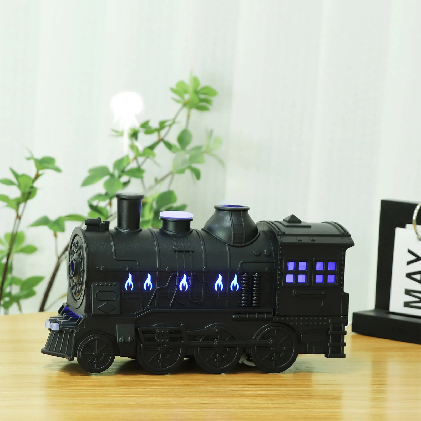 Cool Mist Humidifier 2 Lighting Modes Train Shape 100 To 240V Essential Oil Diffuser with Remote Control for Office