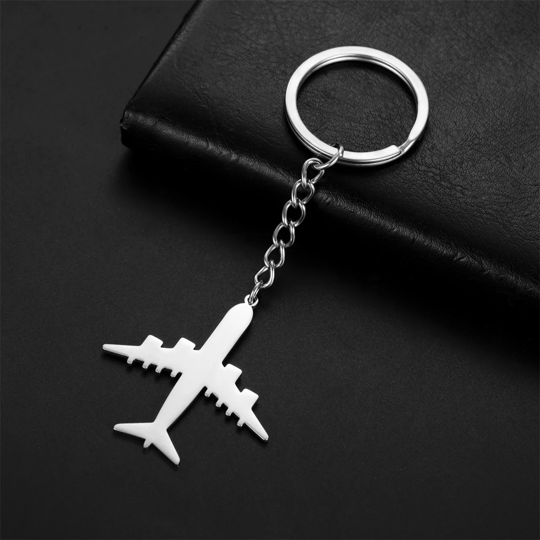 Stainless steel airplane car keychain, airline pilot accessories, men's and women's gifts