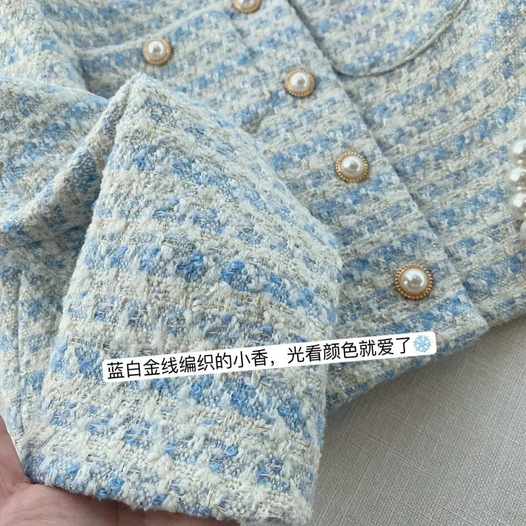 Small fragrant wind woven coat women's autumn and winter new temperament loose Pearl button cardigan fashion short coat.