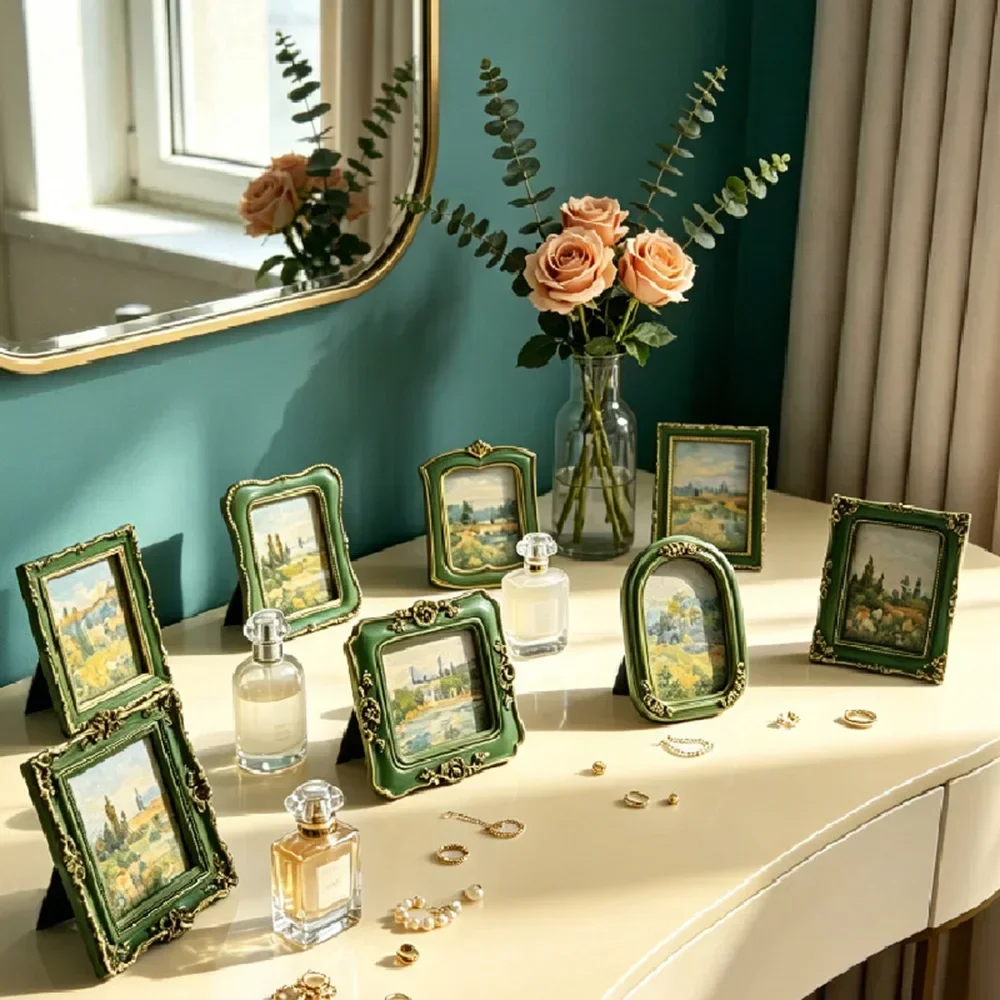Vintage Exquisite Green Baroque Resin Mini Photo Frames Set of 8 Picture Holders Desktop Wall Decoration