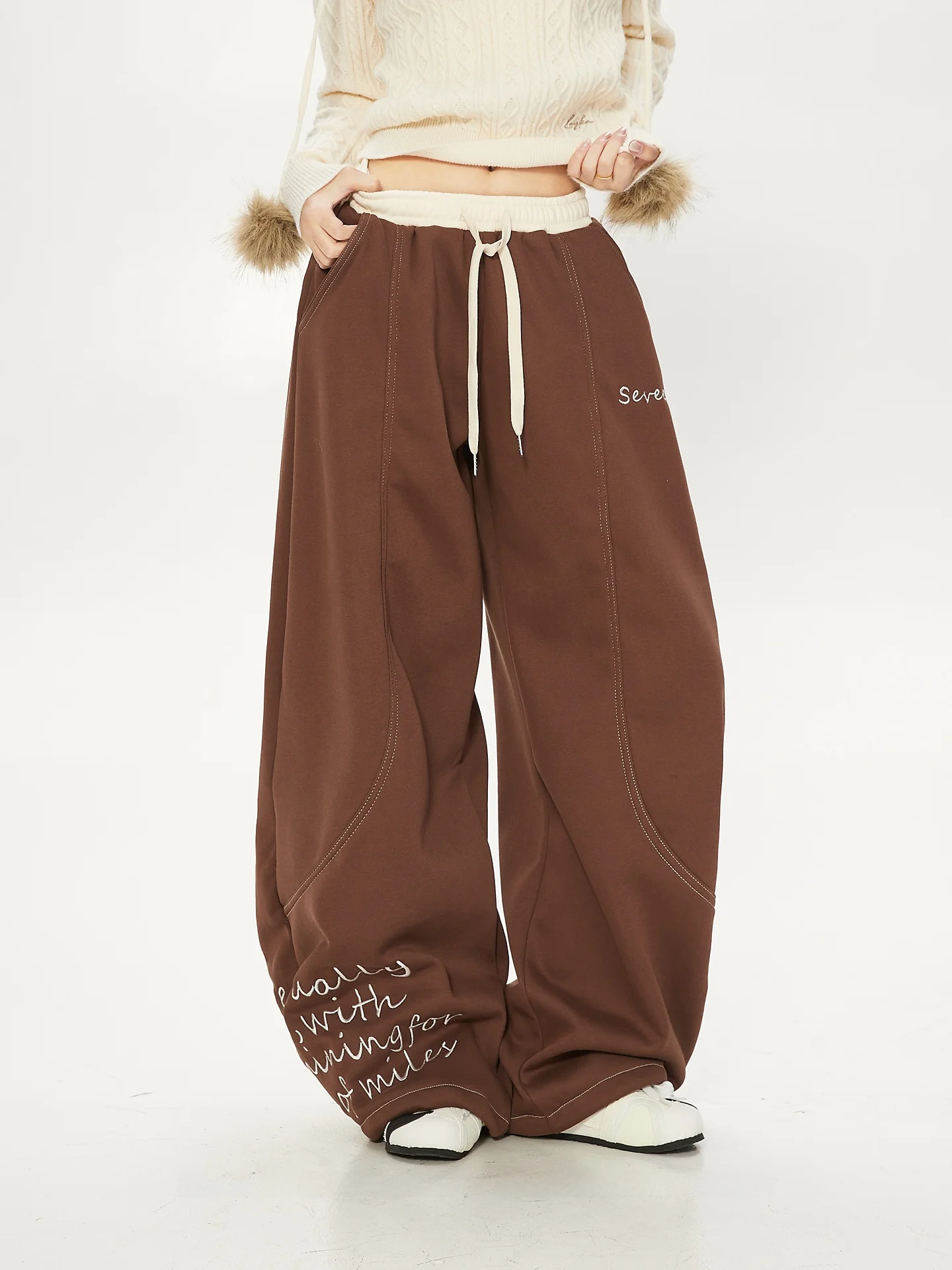 

Женские широкие брюки с вышивкой в американском стиле, с цветными вставками, спортивные, свободные, повседневные, модные, длинные брюки с вышивкой.