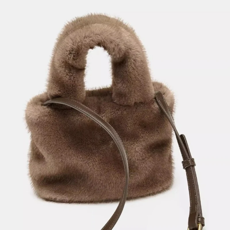 

New Faux Fur Crossbody Bag High Quality Women Handbag Fashion Plush Single Shoulder Bucket Bag