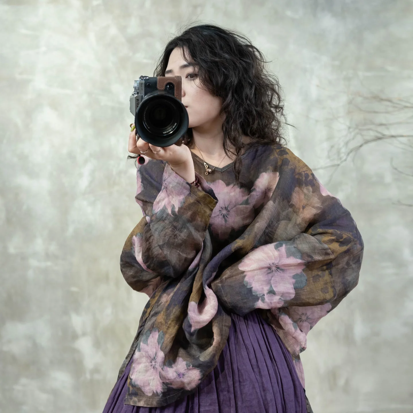 Cseta Retro de Linho Floral ande com Manga Longa Plus Size Moda Fena Início do Outono Decote em V Top de Crimento...