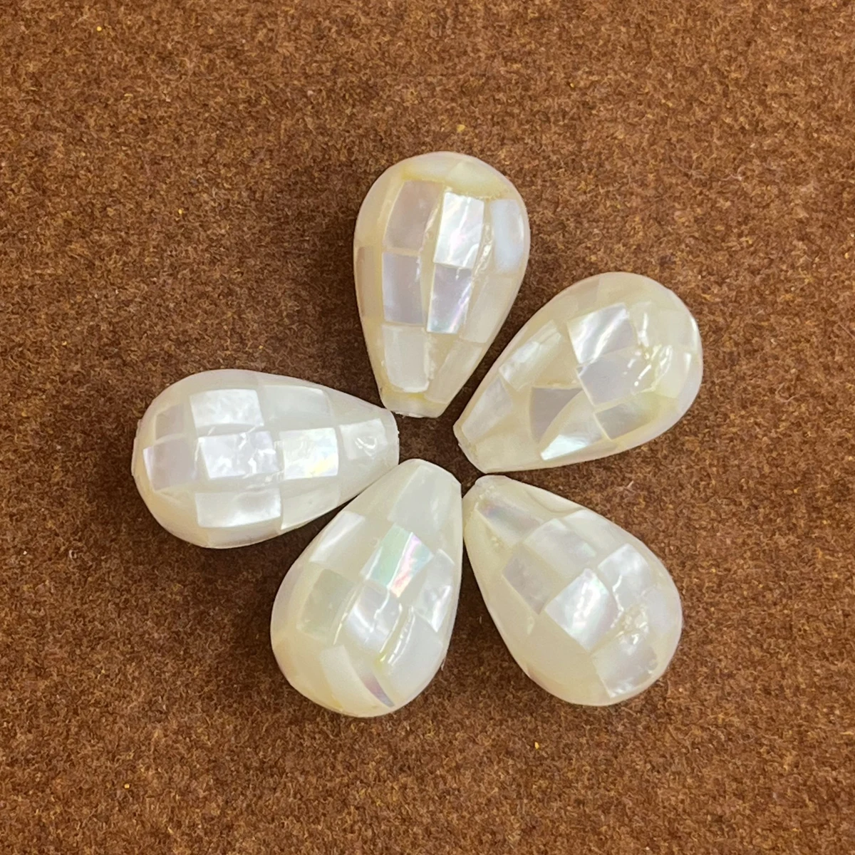 

1pcs Exquisite Natural Freshwater White Shells Pendant Drop Shape Shell Charms For Jewelry Making DIY Necklaces Accessories