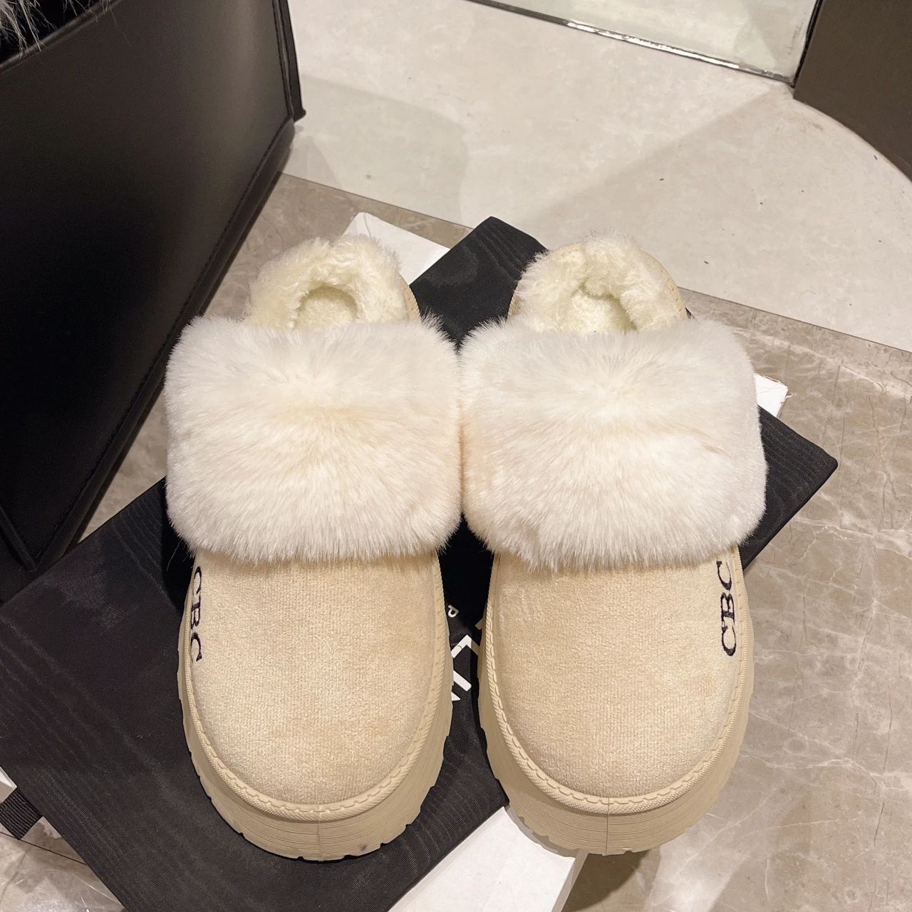 Winter New Style Ladies Solid Color Plush Thick Bottom Cotton Slippers Fashion Ladies Flat Bottom Long Plush Cotton Slippers