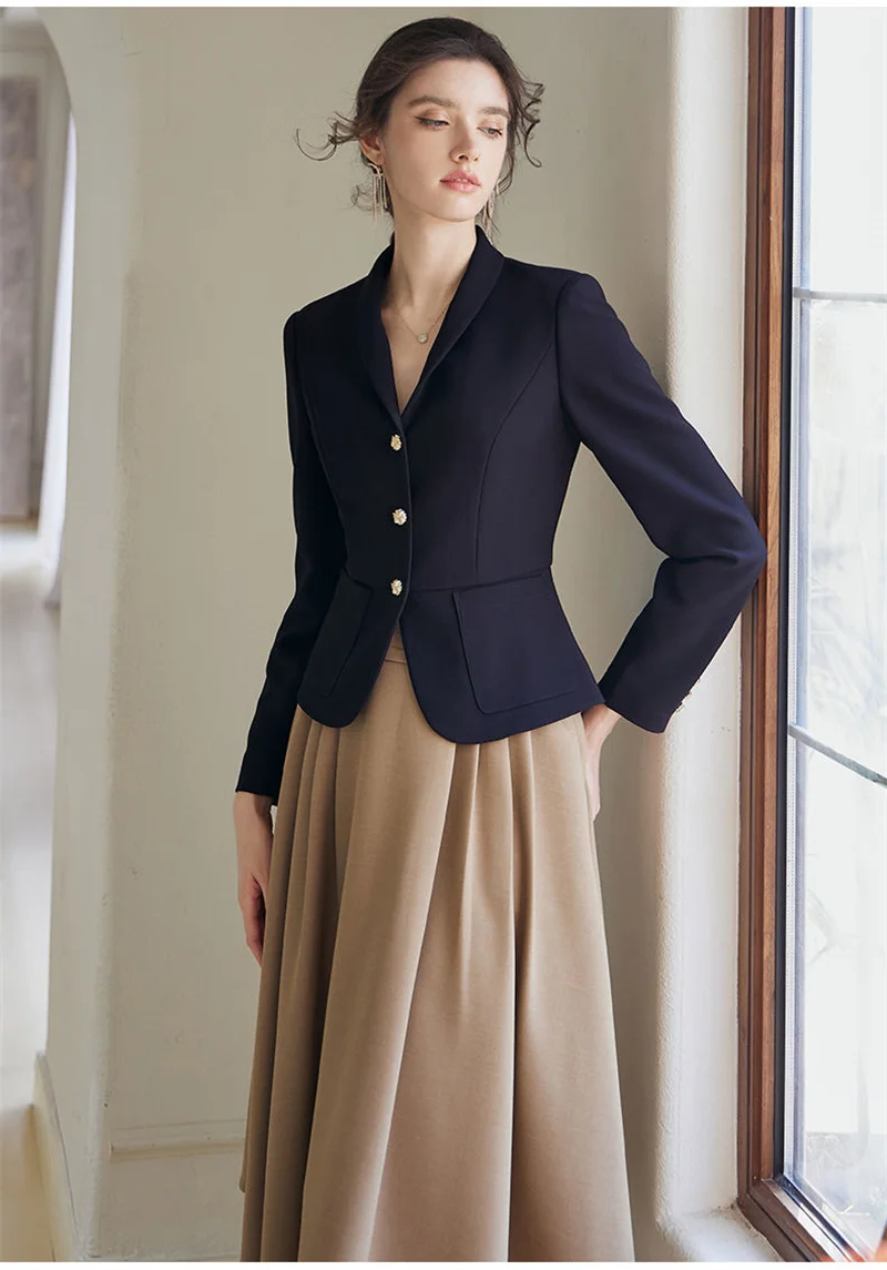 Spring 2024 New female Korean Small Suit coat Women Temperament Professional Black Slim Fit Suit Versatile Short Slim blazers