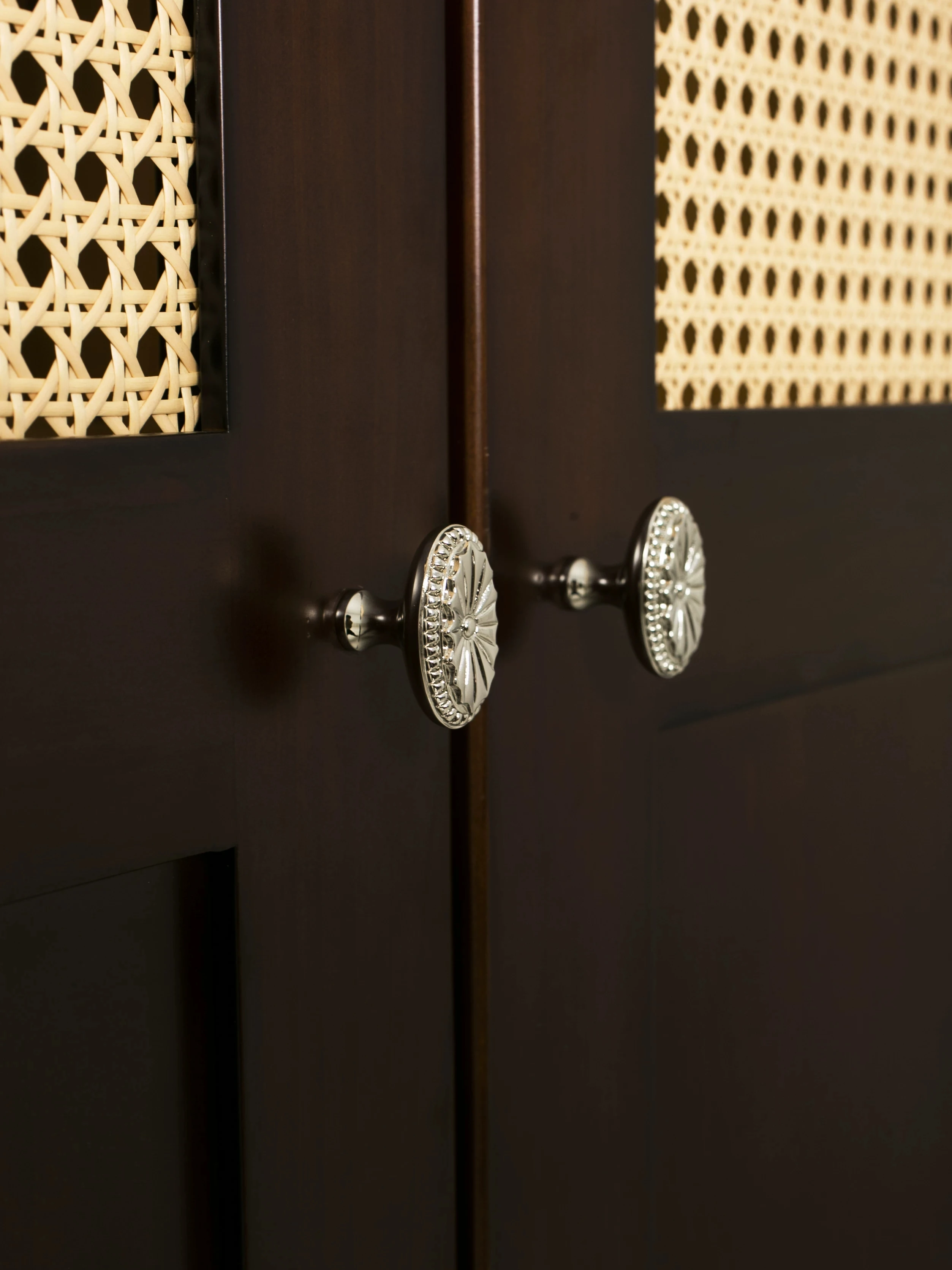 

French Vintage Coat of Arms Shaped Solid Brass Bedroom Wardrobe Door Handles Bright Silver Drawer Cabinet Small Pulls Knobs