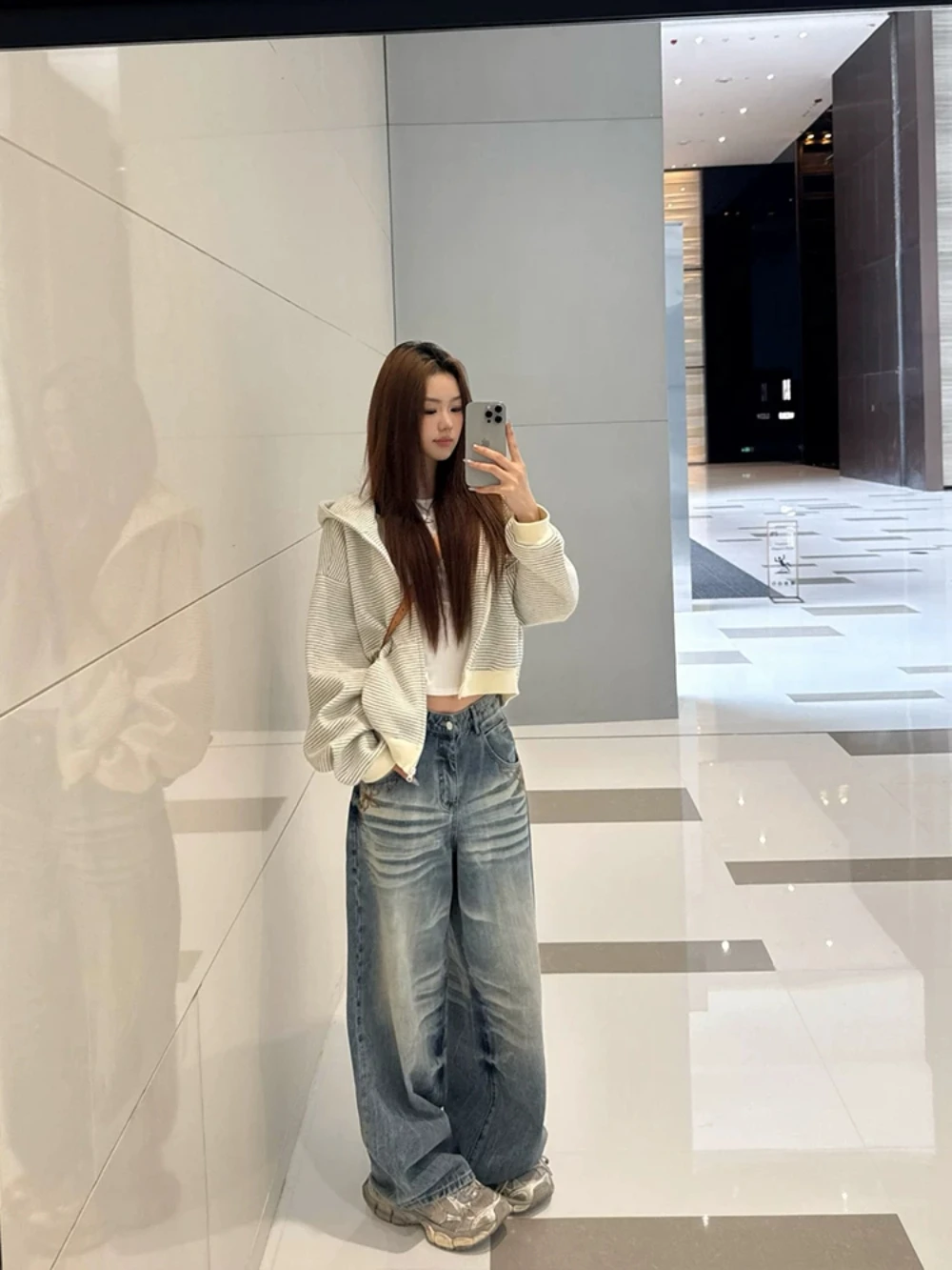 Herbst-Winter-Kurzjacke mit Reißverschluss für Damen, koreanischer, lässiger Stil, gestreifter Kapuzen-Cardigan, lockerer Schnitt, vielseitig einsetzbar, langärmelig, als Oberbekleidung geeignet. – Detail 6