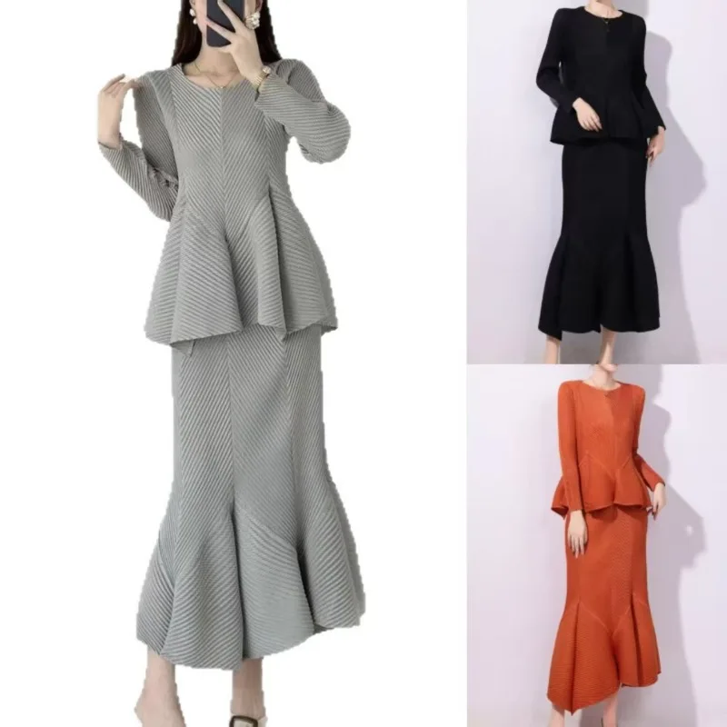 

Костюм с плиссированной юбкой Miyake, осень 2023, новинка из двух предметов, темпераментная корейская версия, тонкий топ для пожилых людей + полуюбка «рыбий хвост»