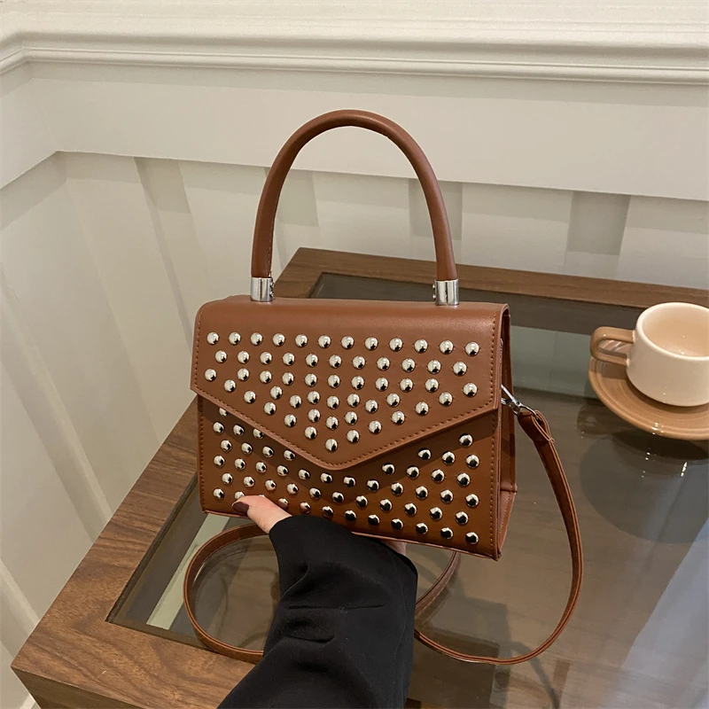 Designer Nieten Umhängetasche mit kurzem Griff Handtasche Mode Mini kleine Handytasche Geldbörse solide Pu-Leder Damen Umhängetaschen – Detail 21