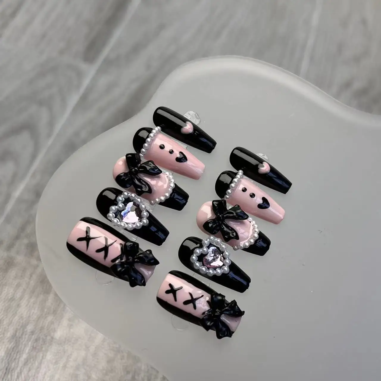 10pcs Handmade Y2k black Press On Nails Pink Heart Design Reusable Fake Nails Artificial Manicure Wearable False Nails For Girls