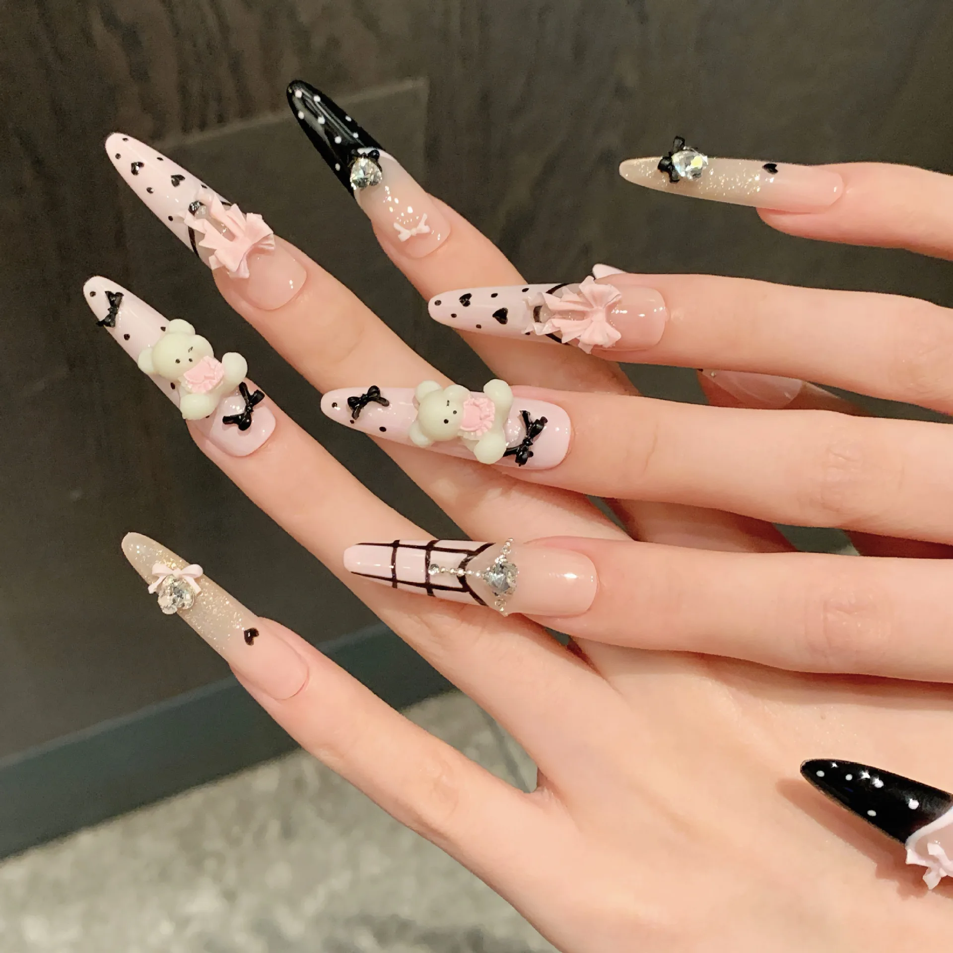 10 faux ongles pressés à la ma - Nail Art Emerald avis et prix