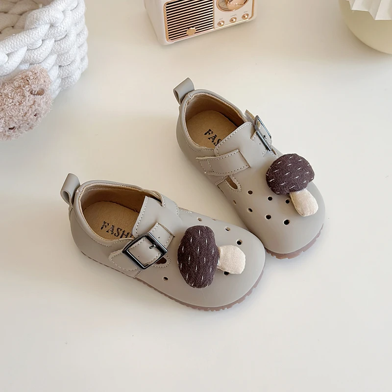 Kids PU Leather Sandals Cute Felt Rabbit & Mushroom Design Closed Toe 2026 Spring Summer Casual Shoes Soft Sole Toddler Footwear