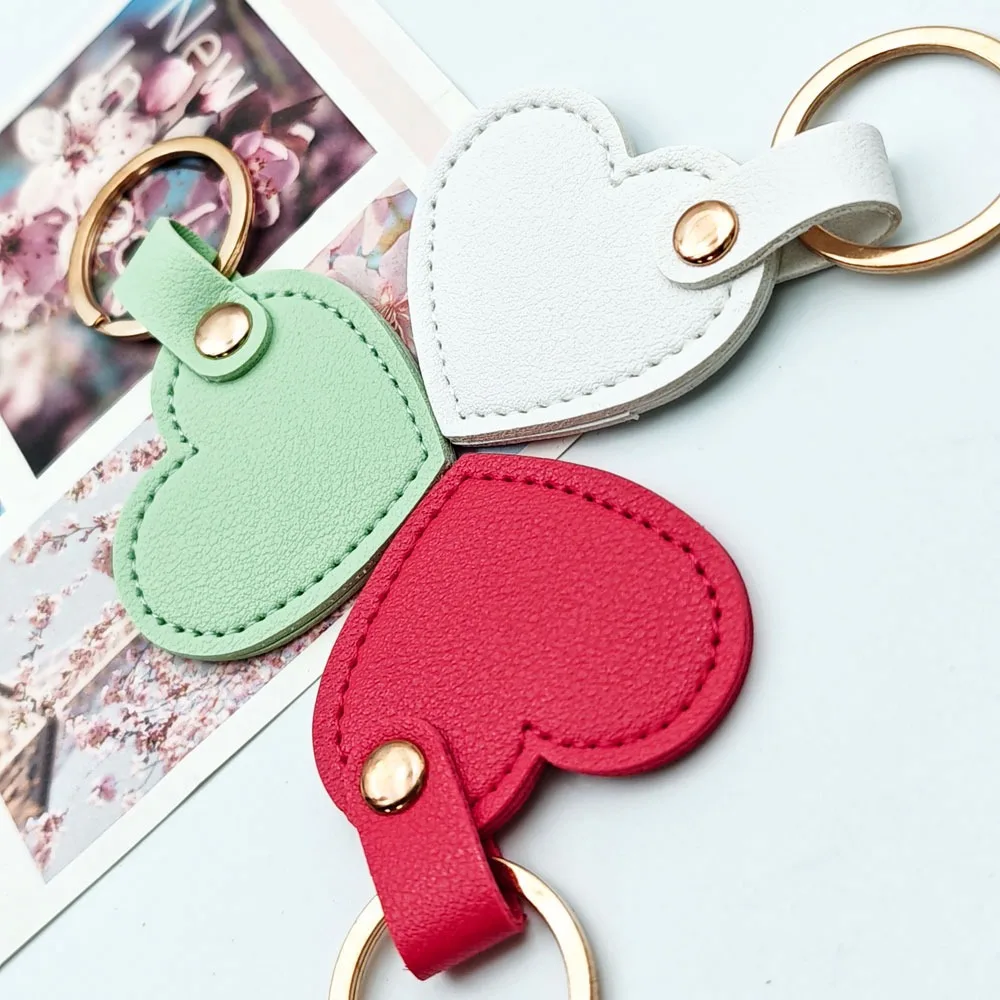 Kreativer modischer Leder-Liebes-Herz-Schlüsselanhänger, individueller Name, Logo-Anhänger, Taschen-Schlüsselanhänger für Männer und Frauen, Schlüsselanhänger, Ring, Geschenk