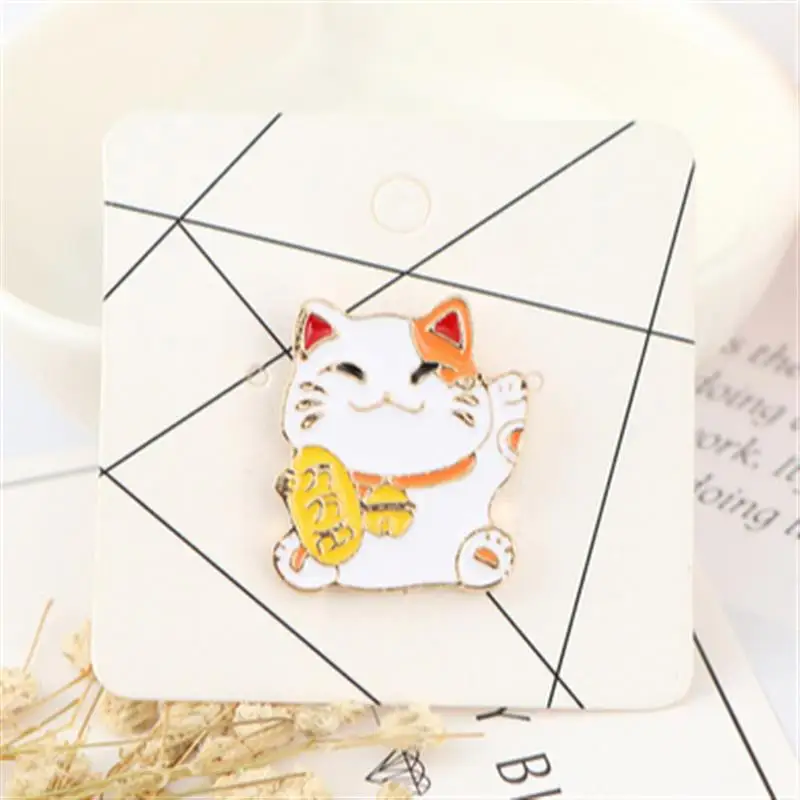 1Pc broszka kot styl japoński broszka kreskówka kot na szczęście przypinka akcesoria do odzieży broszki z kotami DIY biżuteria odzież (losowy styl)