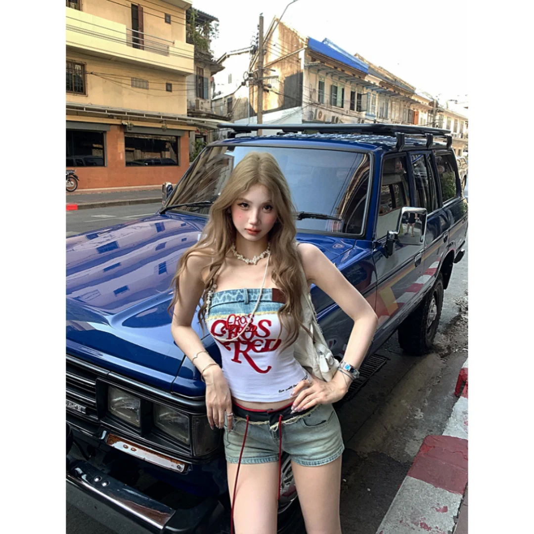 

2 Piece Sets Womens Outfits New High-end Designed Niche Retro Style Denim Spliced Suspender Vest and High Waist Hip Denim Shorts
