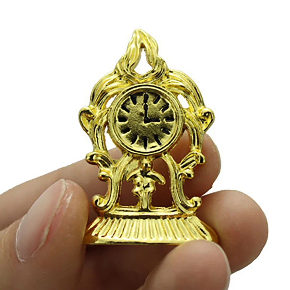 1/12 Dollhouse Miniature Accessories Mini Metal Vintage Clock Model for Doll House Decoration ob11