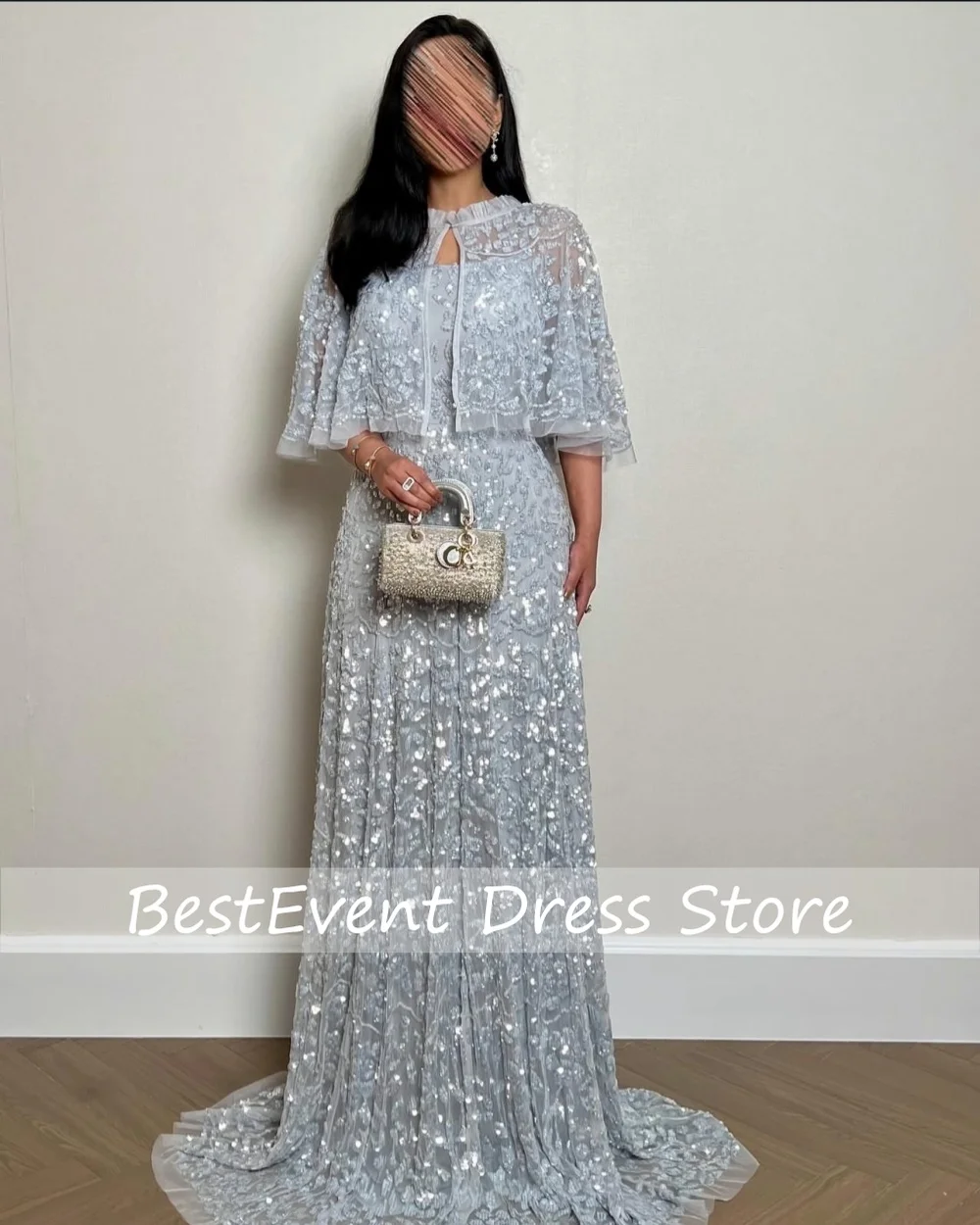 2026 Zweiteiliges Maxikleid mit O-Ausschnitt und Cape, vollständig handbestickt mit Pailletten, elegante Abendkleider, formelle lange Ballkleider, maßgeschneidert