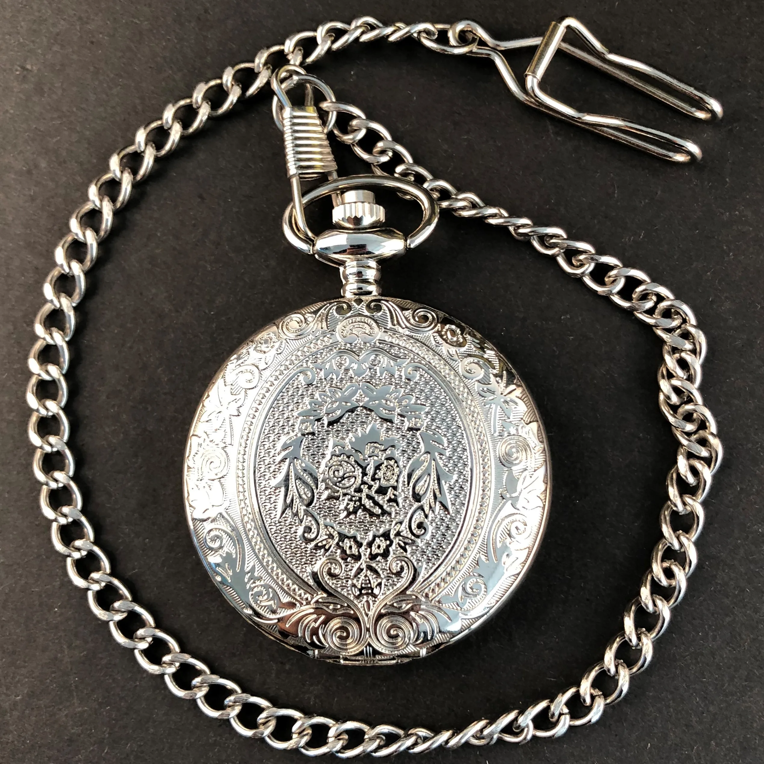 Silver Carved Quartz Pocket Watch Arabic Numerals Popular Decoration Unisex Personality Necklace Pendant Clock Men Women Gifts