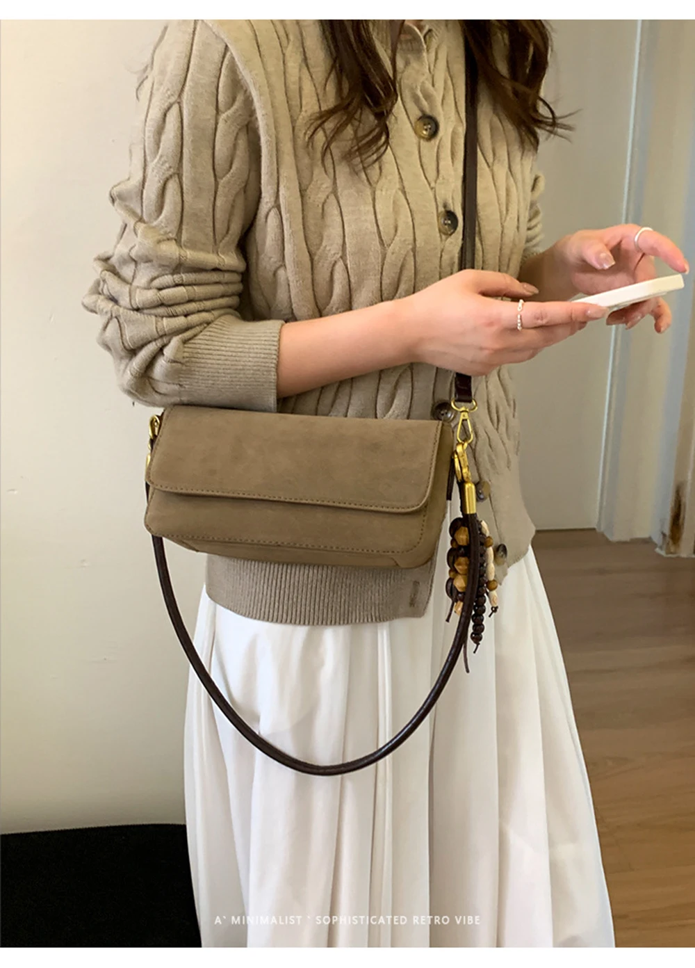 الجلد المدبوغ حقيبة كتف الموضة البسيطة للنساء 2025 الخريف جديد مصمم نمط رفرف على إغلاق واحد الكتف حقيبة يد تحت الإبط